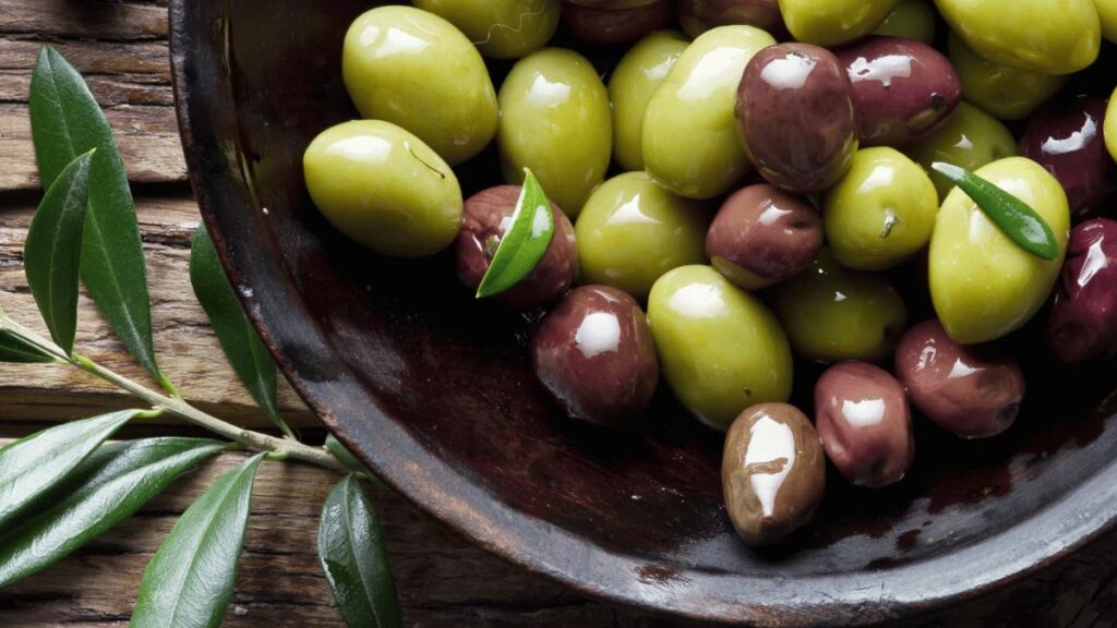 Health Benefits of Olīves: Why You Should Add Them to Your Diet